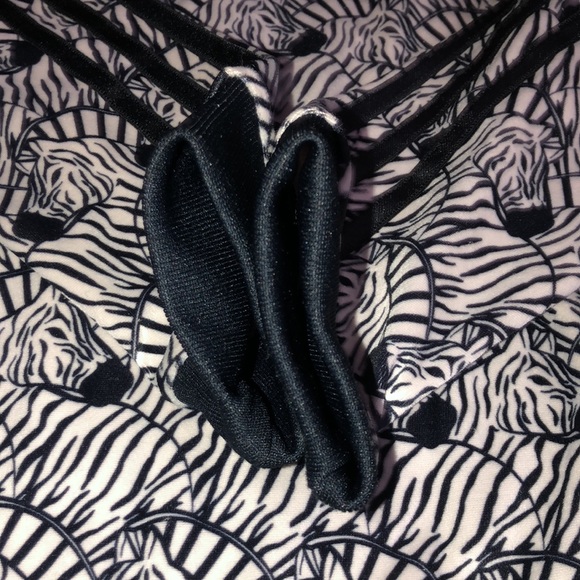 🎉Host Pick🎉 Adidas Zebra 🦓 Girls Jacket - Picture 15 of 16